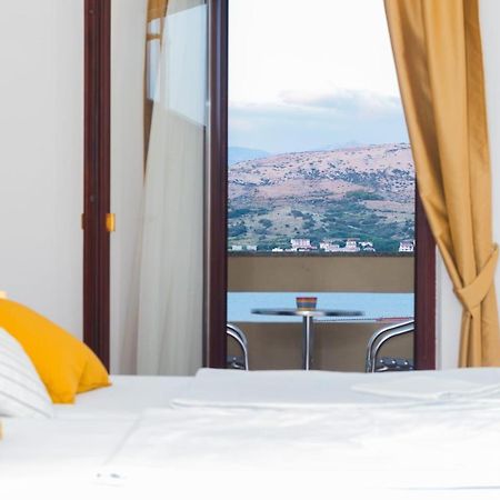 Mb Pag Bed&Breakfast Pag Town Esterno foto
