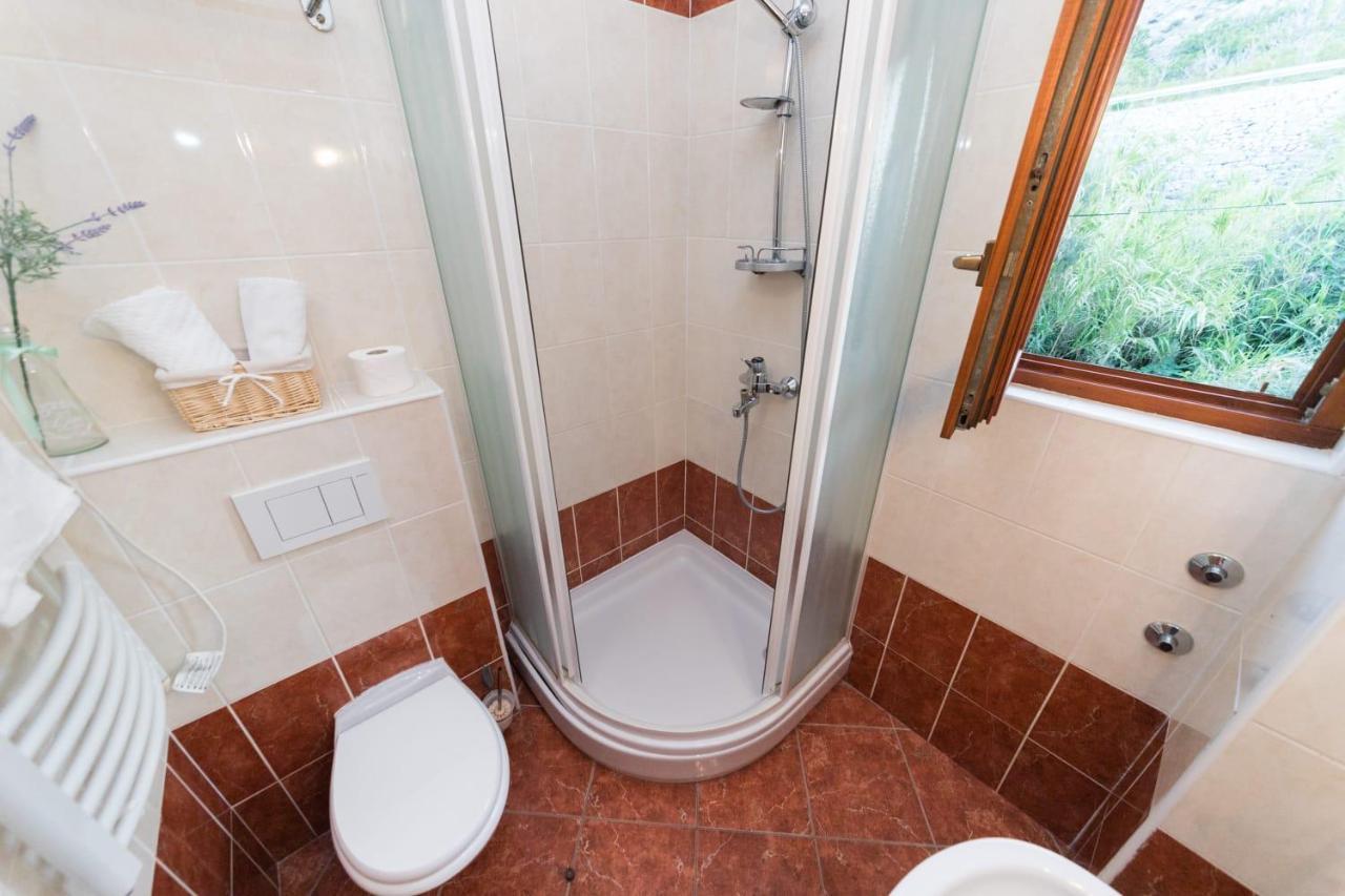 Mb Pag Bed&Breakfast Pag Town Esterno foto