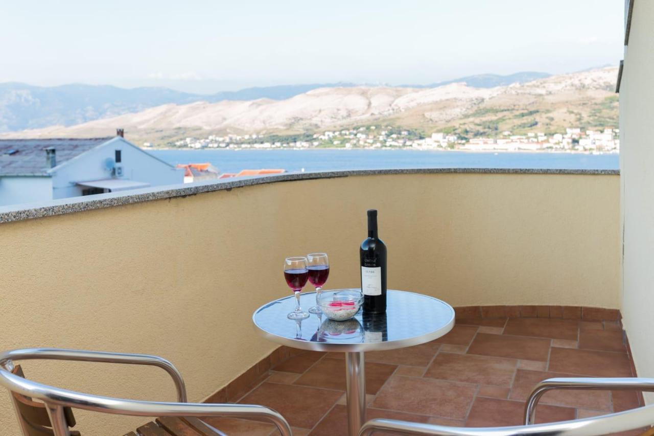 Mb Pag Bed&Breakfast Pag Town Esterno foto