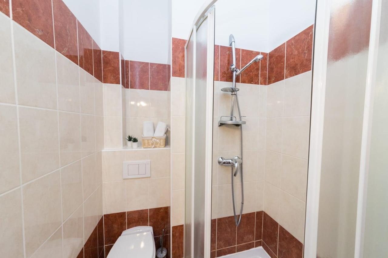 Mb Pag Bed&Breakfast Pag Town Esterno foto