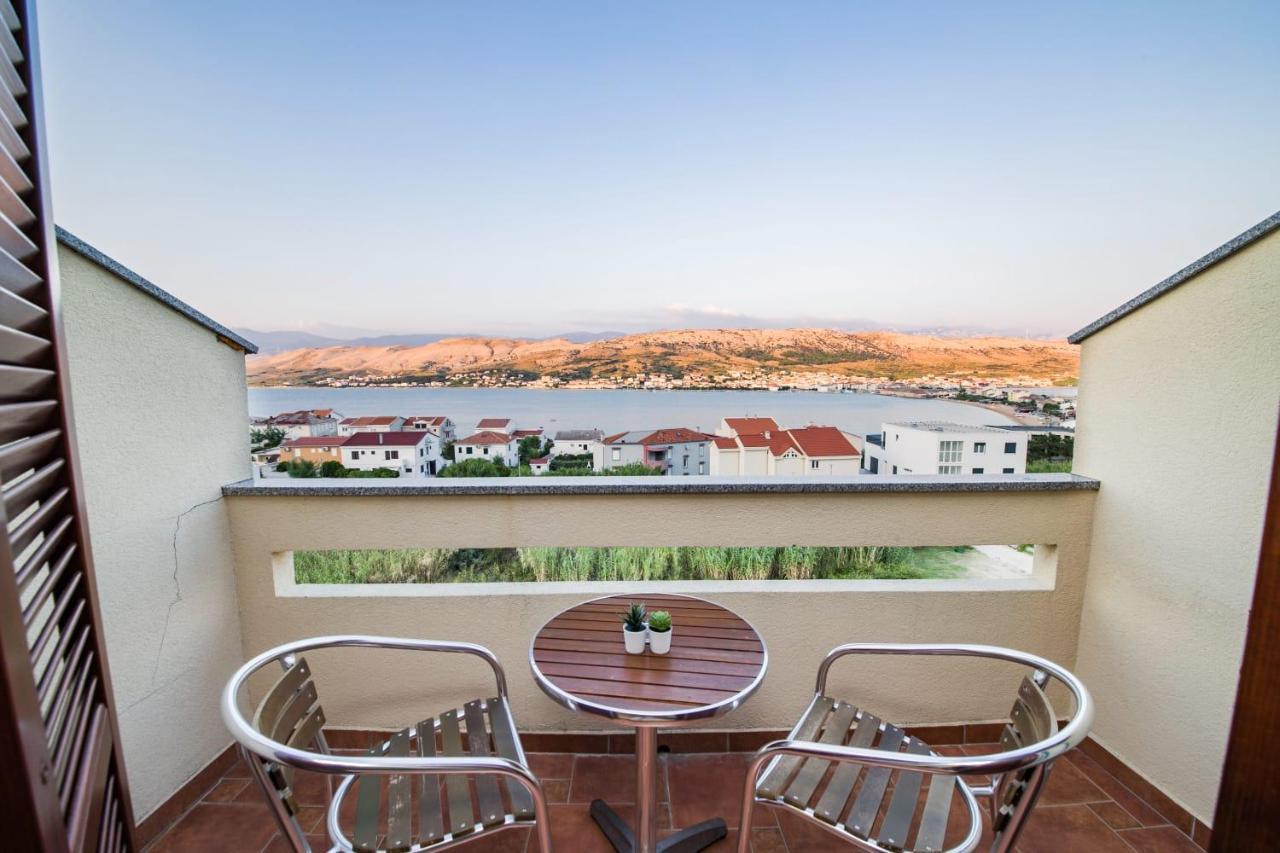 Mb Pag Bed&Breakfast Pag Town Esterno foto