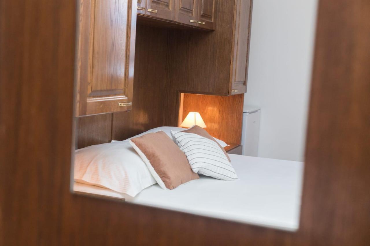 Mb Pag Bed&Breakfast Pag Town Esterno foto